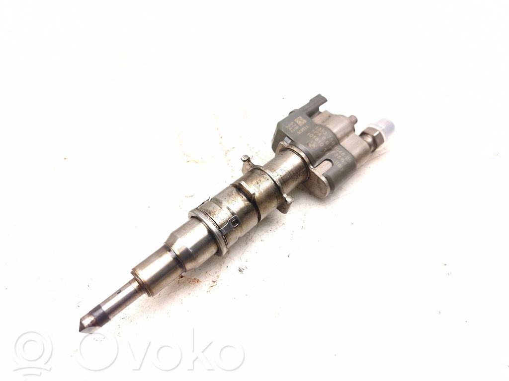 Fuel injector   7589048,758904809