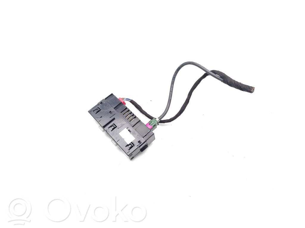 Enchufe conector USB   657035736A