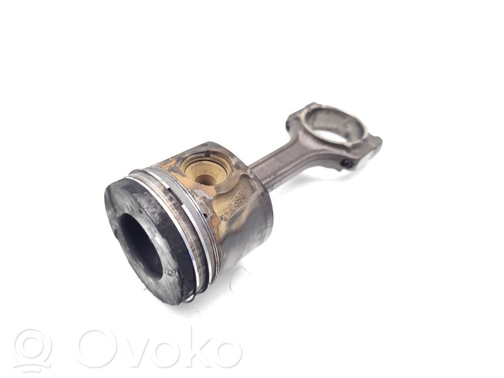 Fiat Doblo Piston cu bielă 