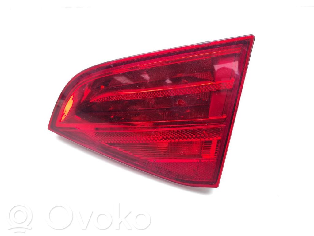 Lampy tylnej klapy bagażnika   8K9945094,150711R