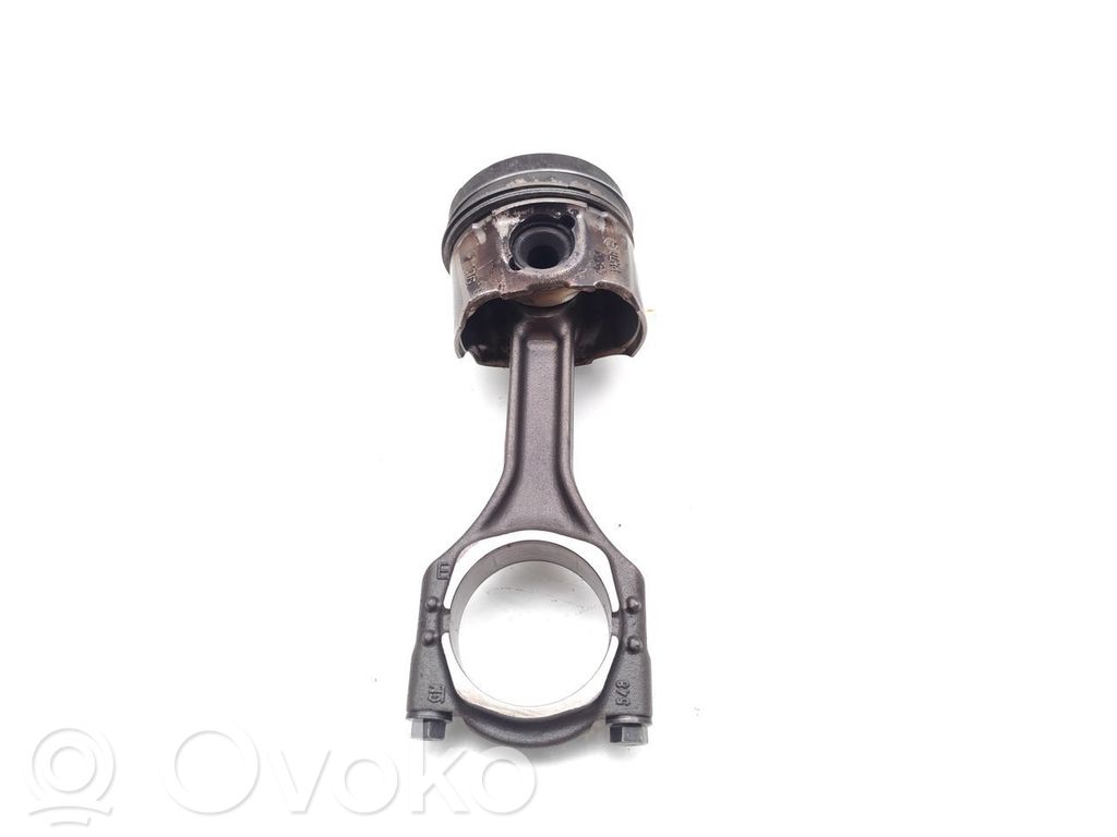 Opel Astra J Piston cu bielă 
