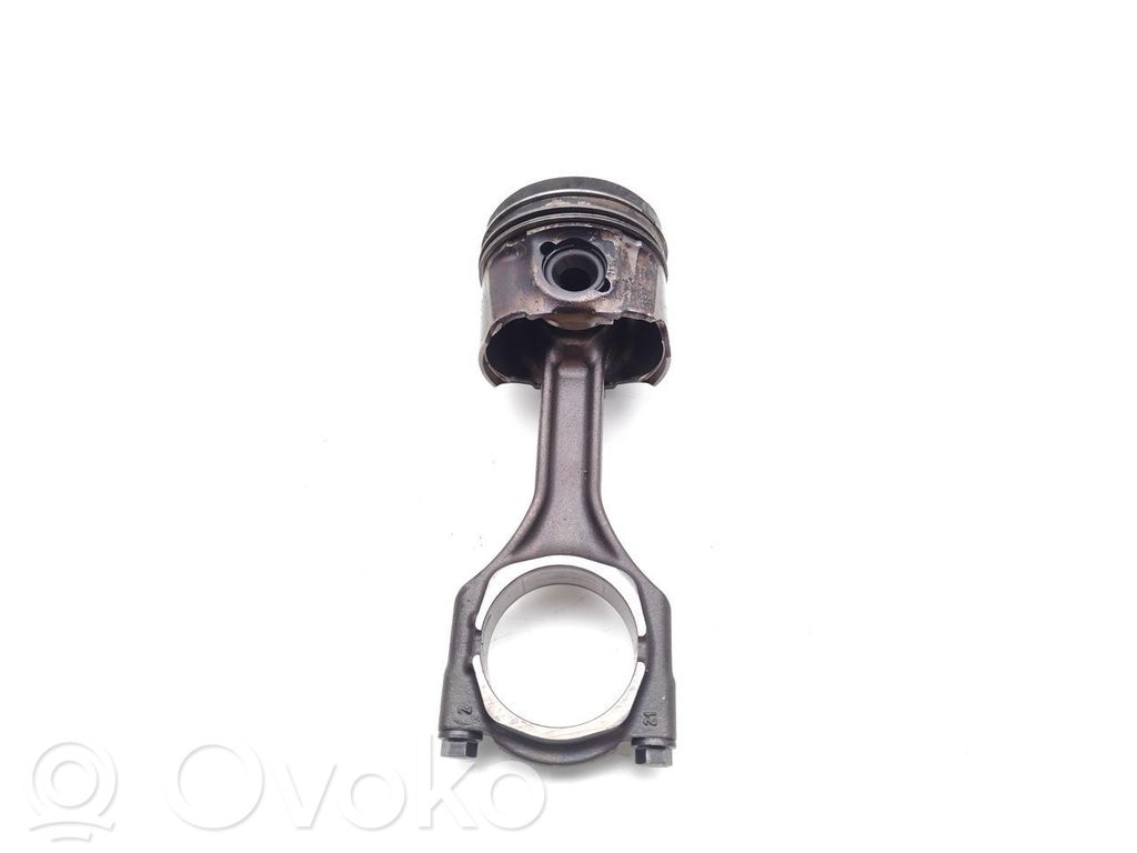 Opel Astra J Piston cu bielă 