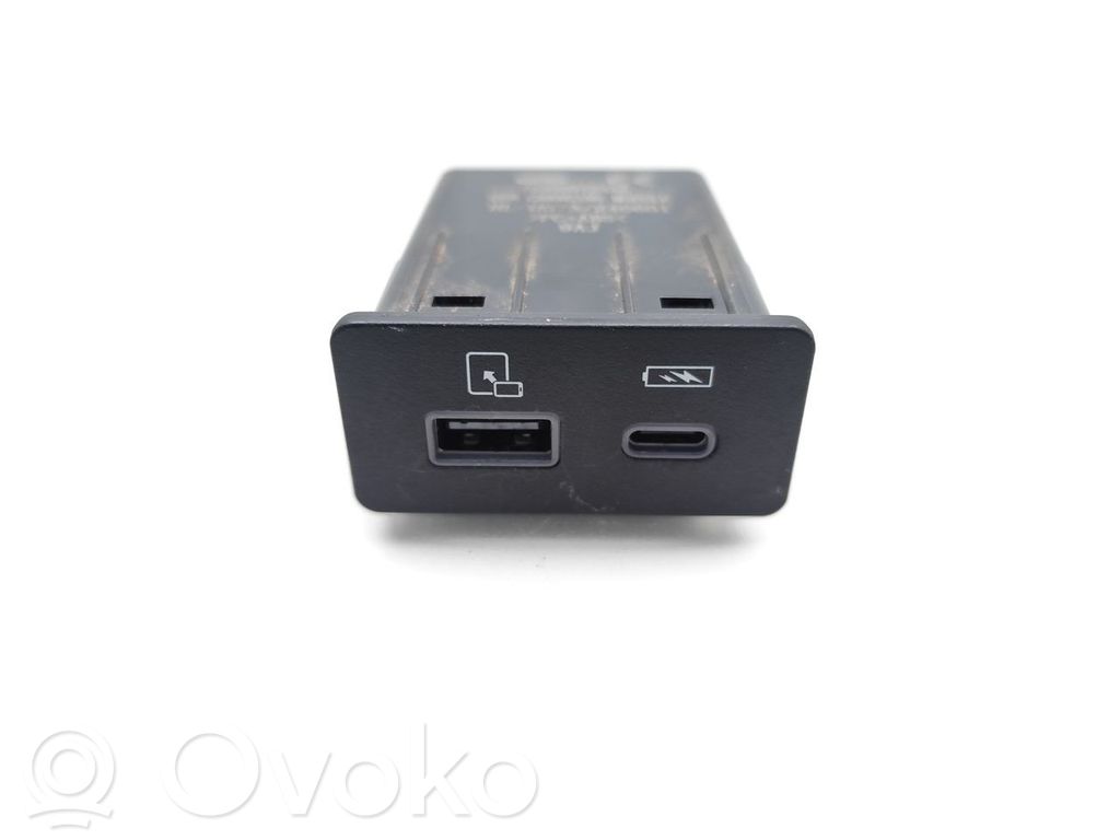 Chery 5/C5 Enchufe conector USB 