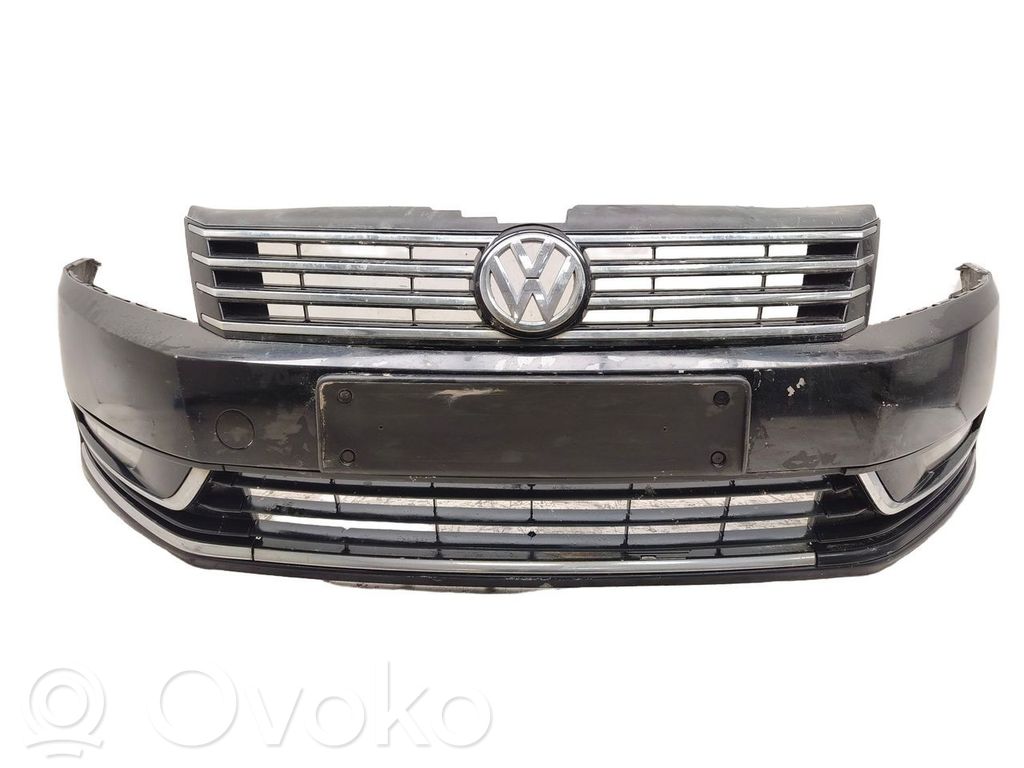 Volkswagen PASSAT B7 Parachoques delantero 