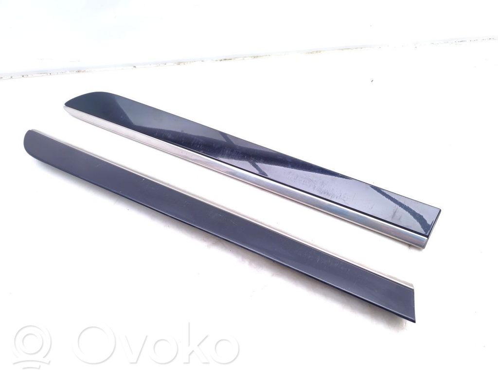 Mercedes-Benz ML W164 Rivestimento portiera posteriore (modanatura)