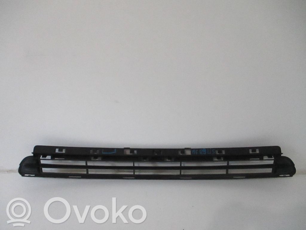 Citroen C5 Etupuskurin alempi jäähdytinsäleikkö 