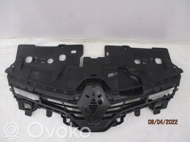 Renault Clio IV Front bumper upper radiator grill 