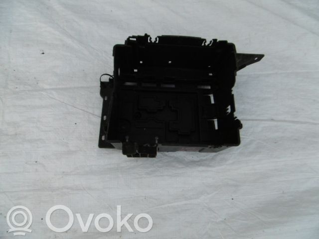 Citroen C3 Picasso Akumulatora kaste 