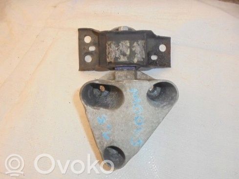 Renault Clio III Engine mount bracket 