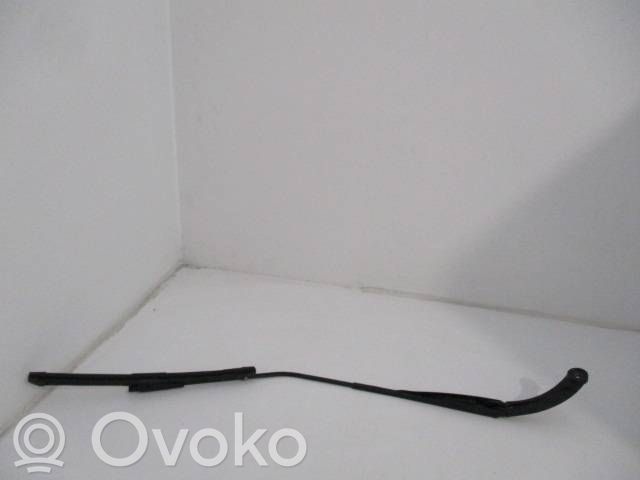 Renault Captur Front wiper blade arm 