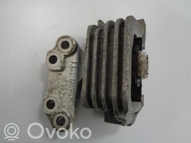 Peugeot 208 I Engine mount vacuum valve 