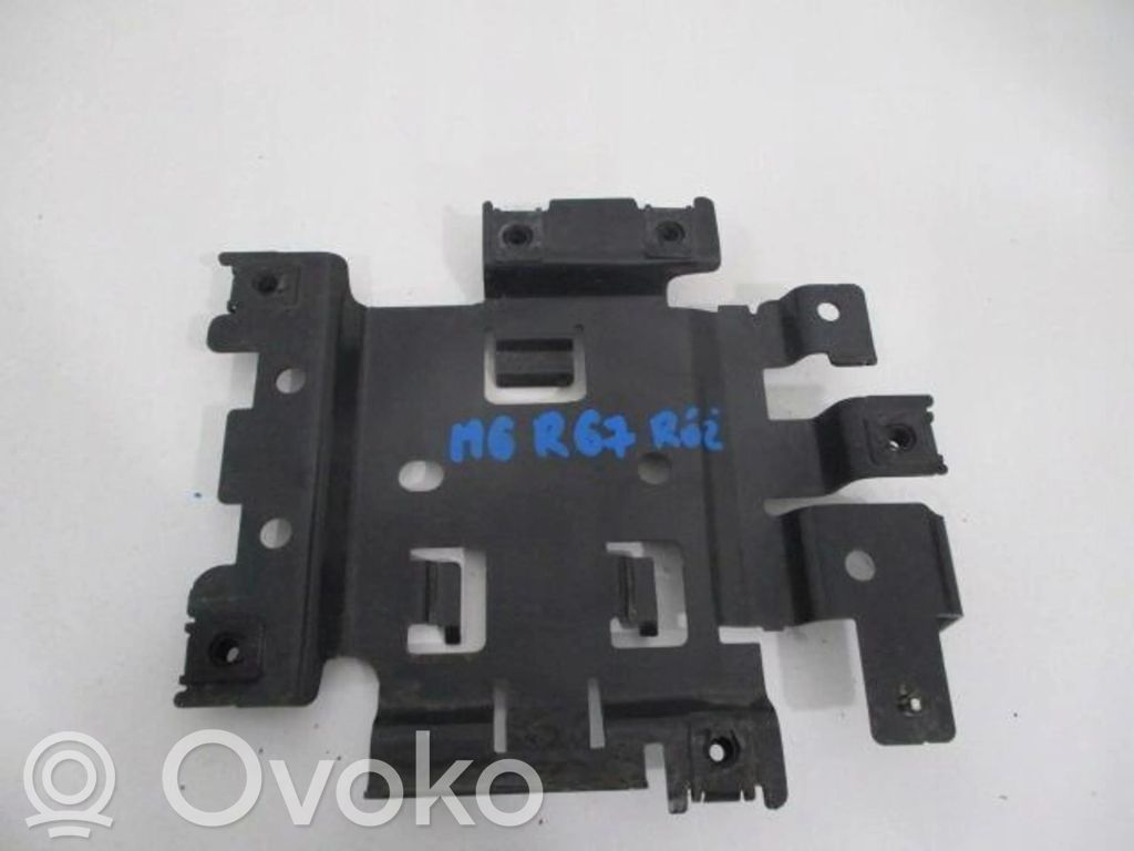 Jeep Grand Cherokee Engine mount bracket 