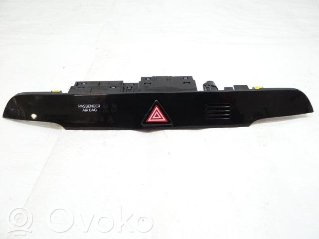 Hyundai Tucson TL Botón interruptor de luz de peligro 