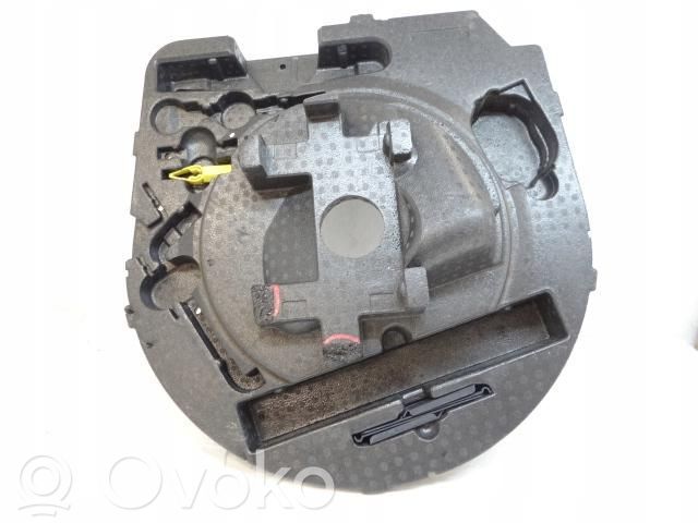 Citroen DS4 Spare wheel section trim 