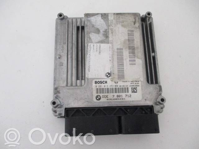 BMW 5 E60 E61 Variklio valdymo blokas 