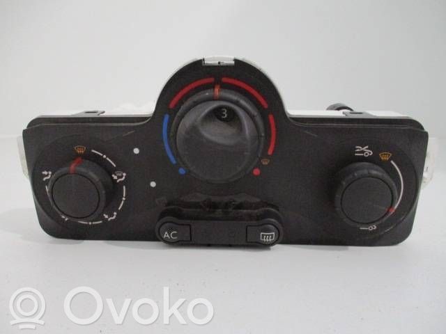Renault Clio III Climate control unit 