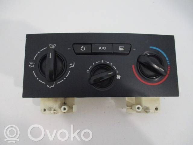 Climate control unit   B9642
