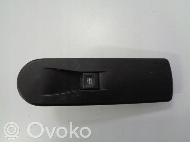 Renault Clio IV Electric window control switch 