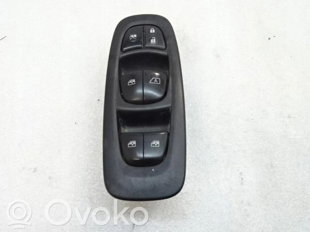 Renault Kadjar Quarter vent window switch 