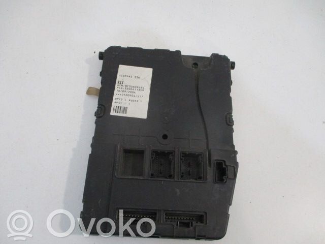 Renault Megane II Unidad de control/módulo de carrocería central 