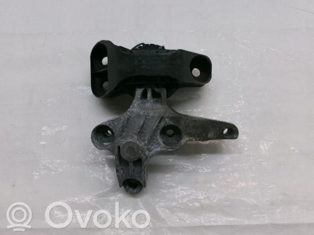 Renault Clio IV Engine mount vacuum valve 