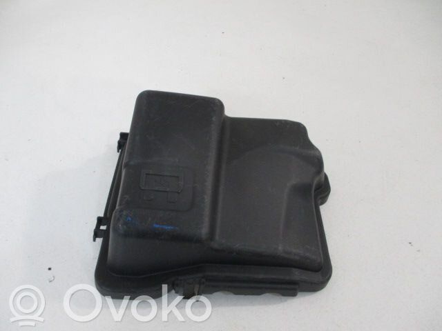 Citroen DS3 Tapa de caja de fusibles 