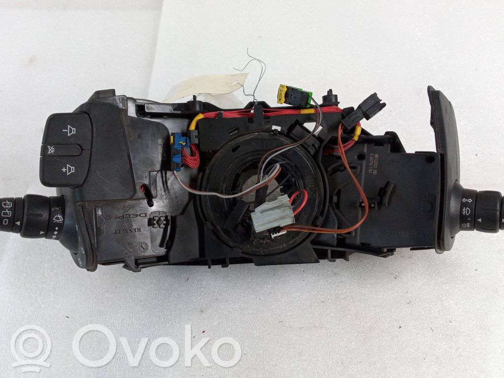 Interruptor de control multifunción   7701071888A