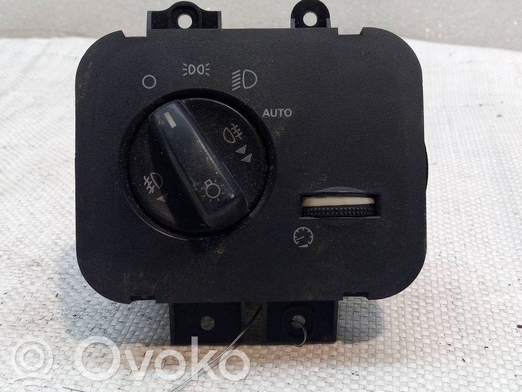 Land Rover Discovery Light switch 