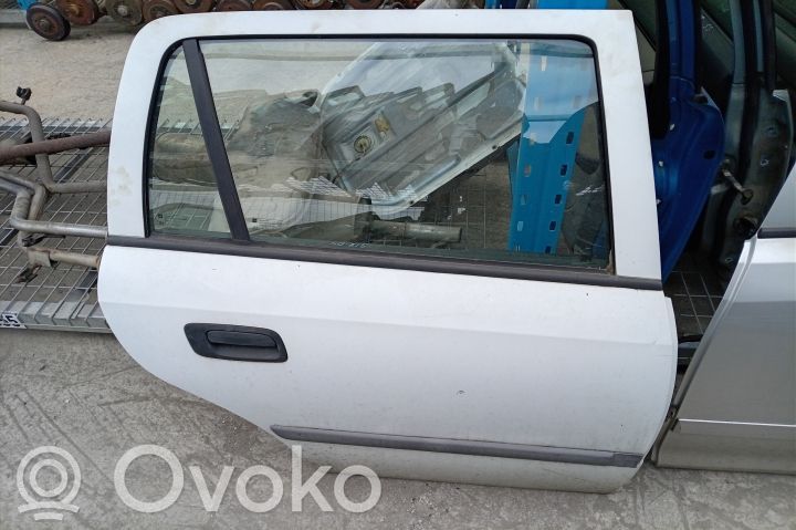 Opel Astra G Puerta trasera 