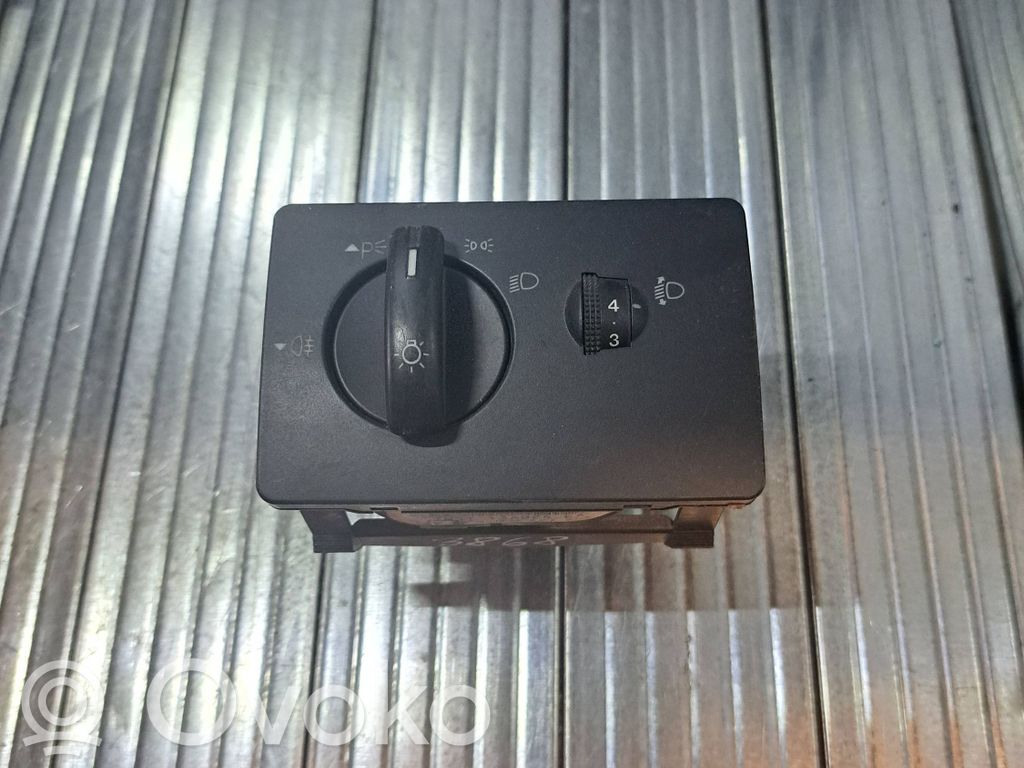 Ford Focus Light switch 