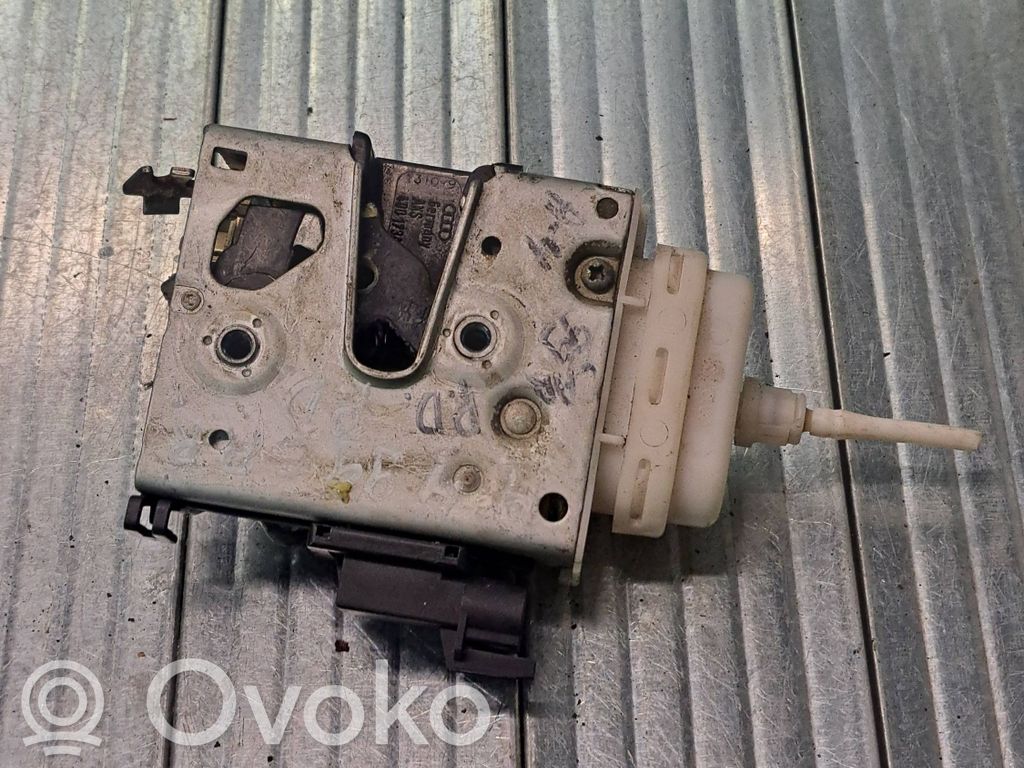 Audi A4 S4 B5 8D Front door lock 