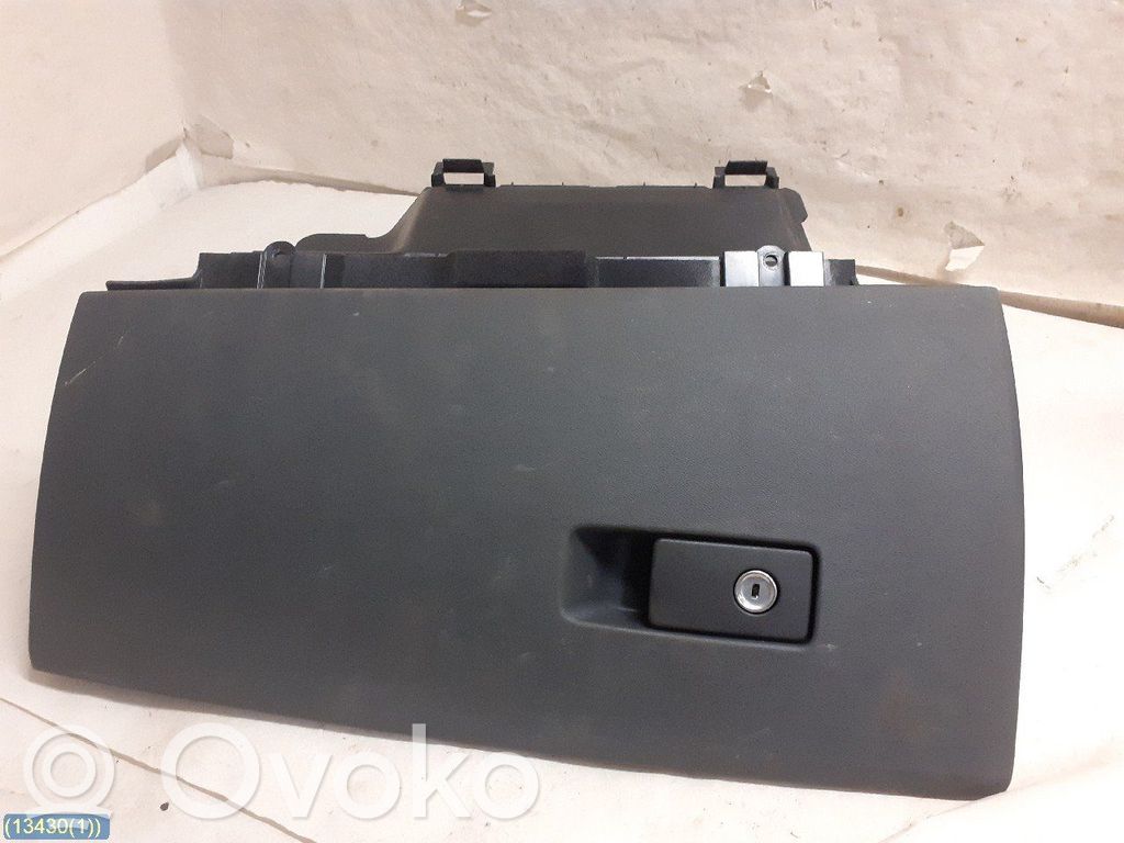Volvo V70 Juego guantera 