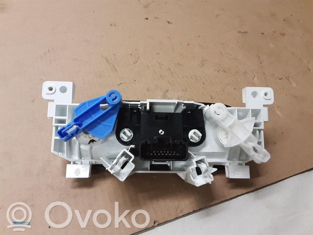 Climate control unit   1032613