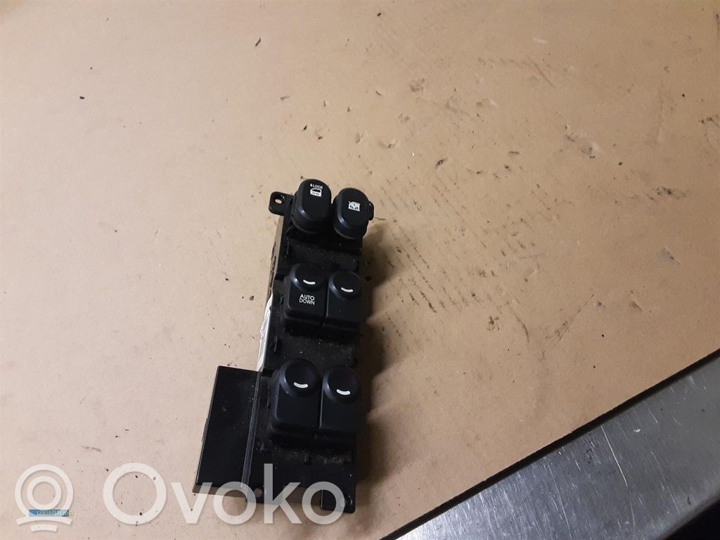 Electric window control switch   935702L010