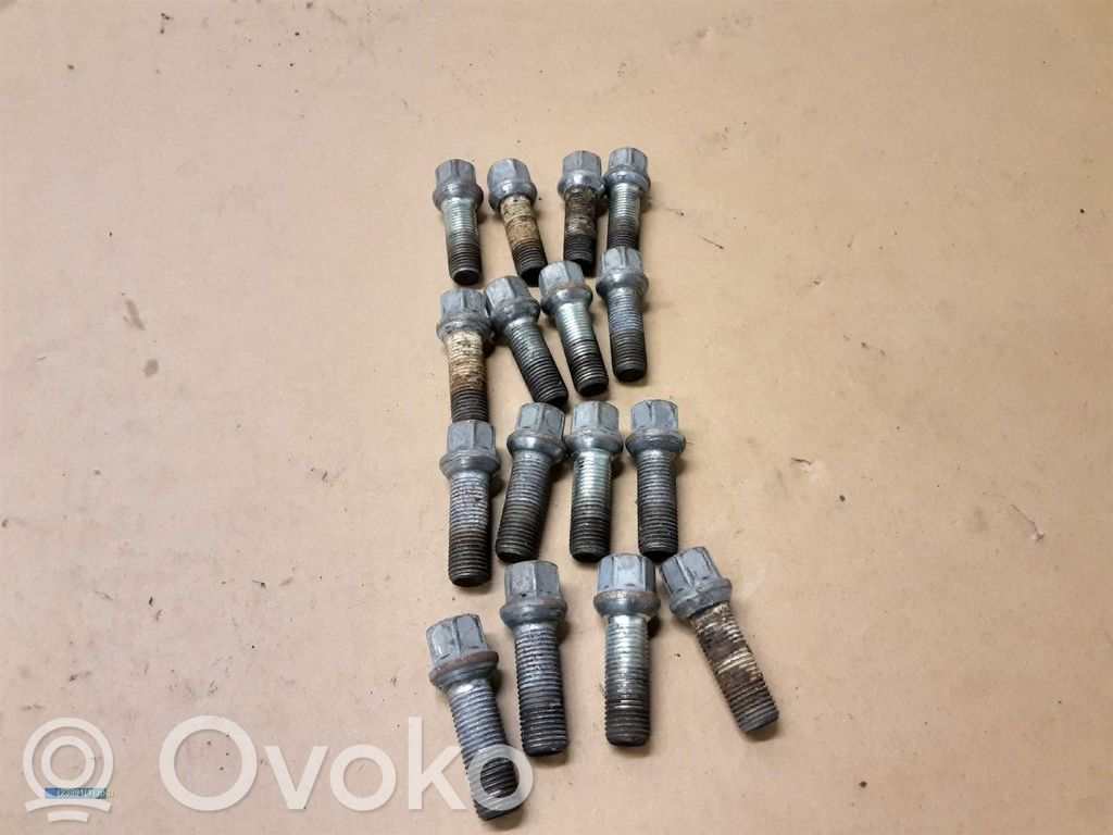 Audi A3 S3 8V Tuercas/tornillos 