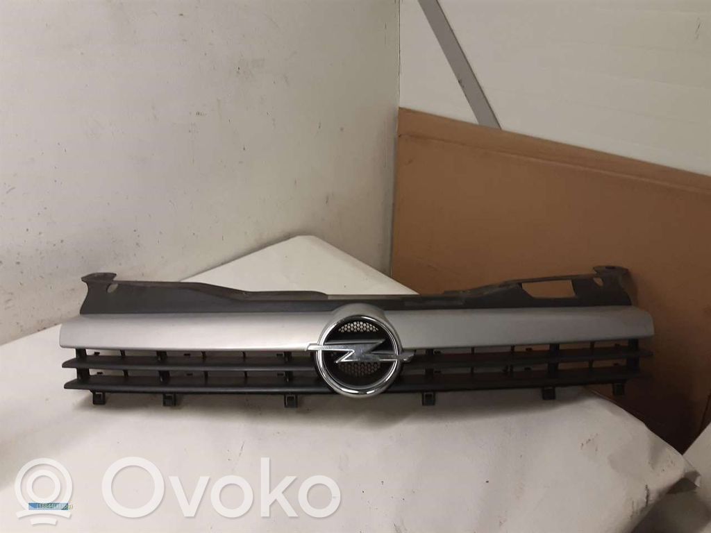 Opel Astra H Mascherina inferiore del paraurti anteriore 