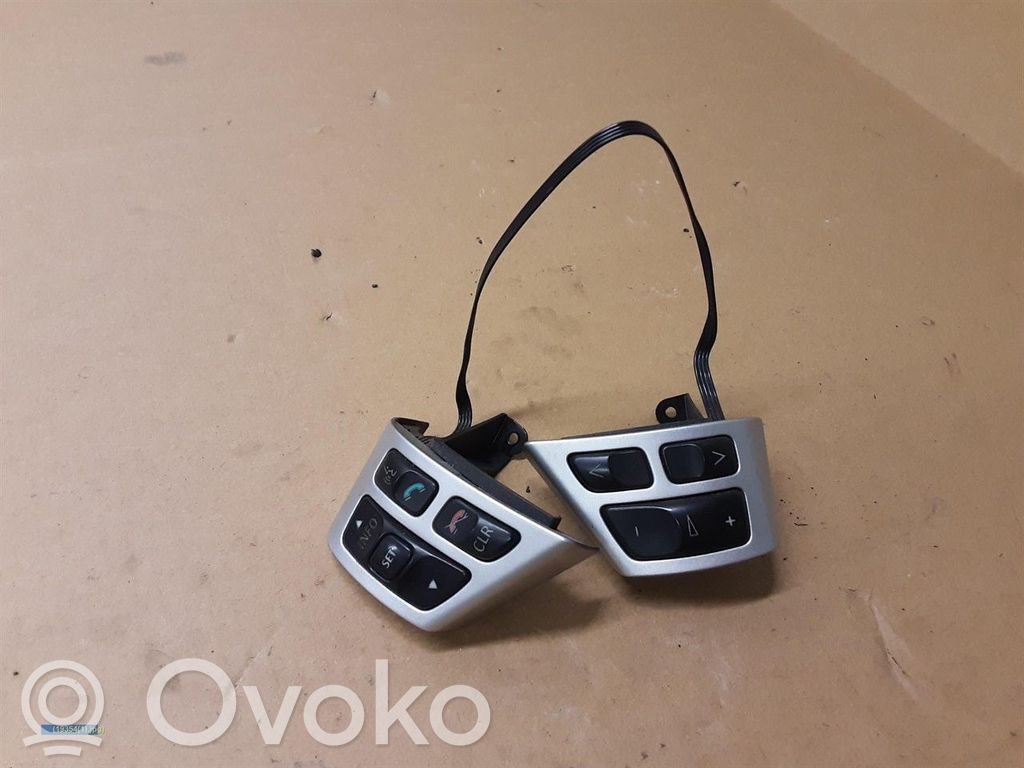 Boutons / interrupteurs volant   12764171