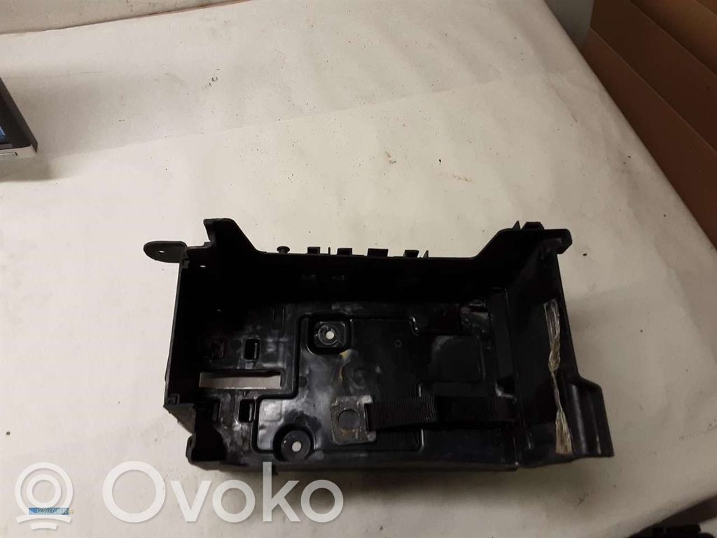 Saab 9-5 Akumuliatoriaus tvirtinimo padas 