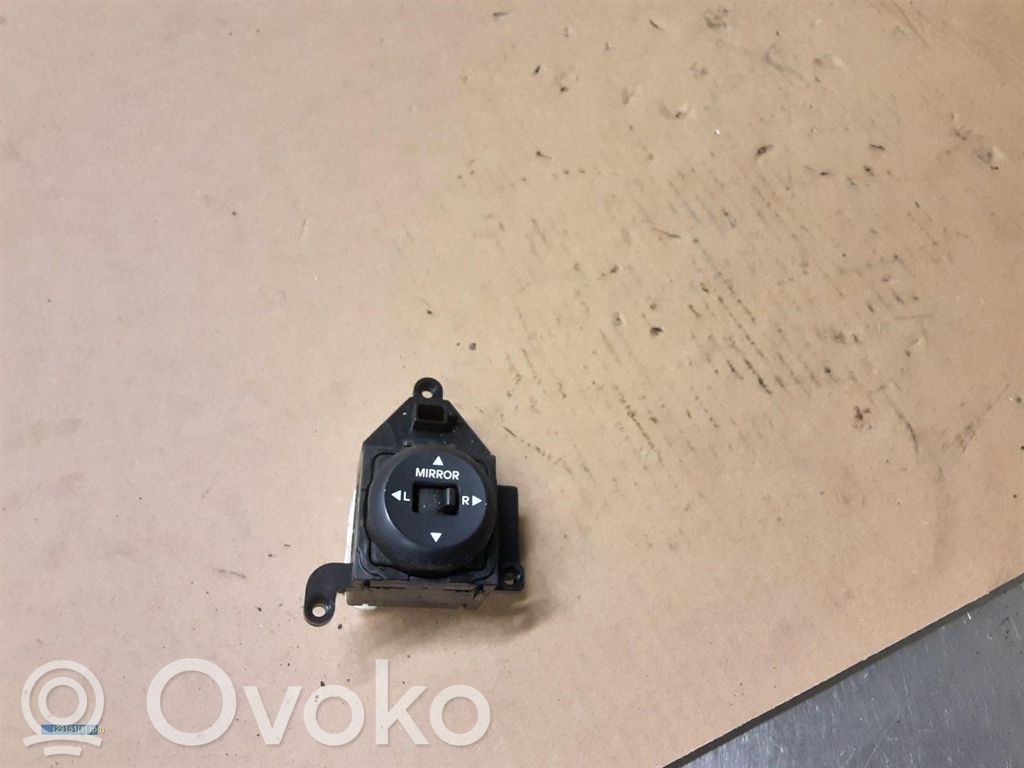 Wing mirror switch