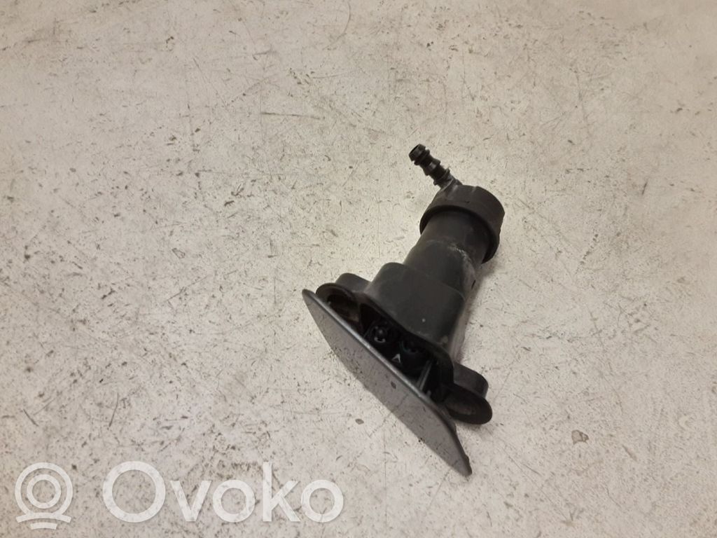 Audi A4 S4 B7 8E 8H Dysza spryskiwacza lampy przedniej 