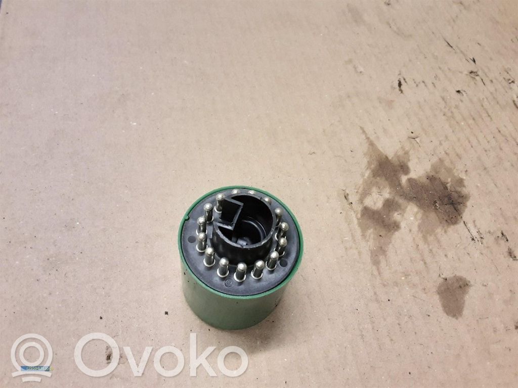 Light relay   895128