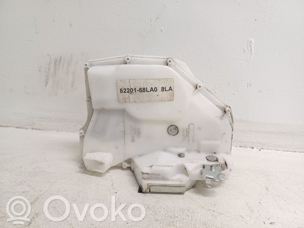 Suzuki Swift II Front door lock 