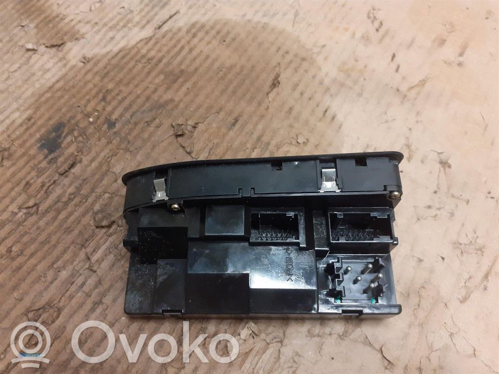 Interruptor del elevalunas eléctrico   6904306,608379