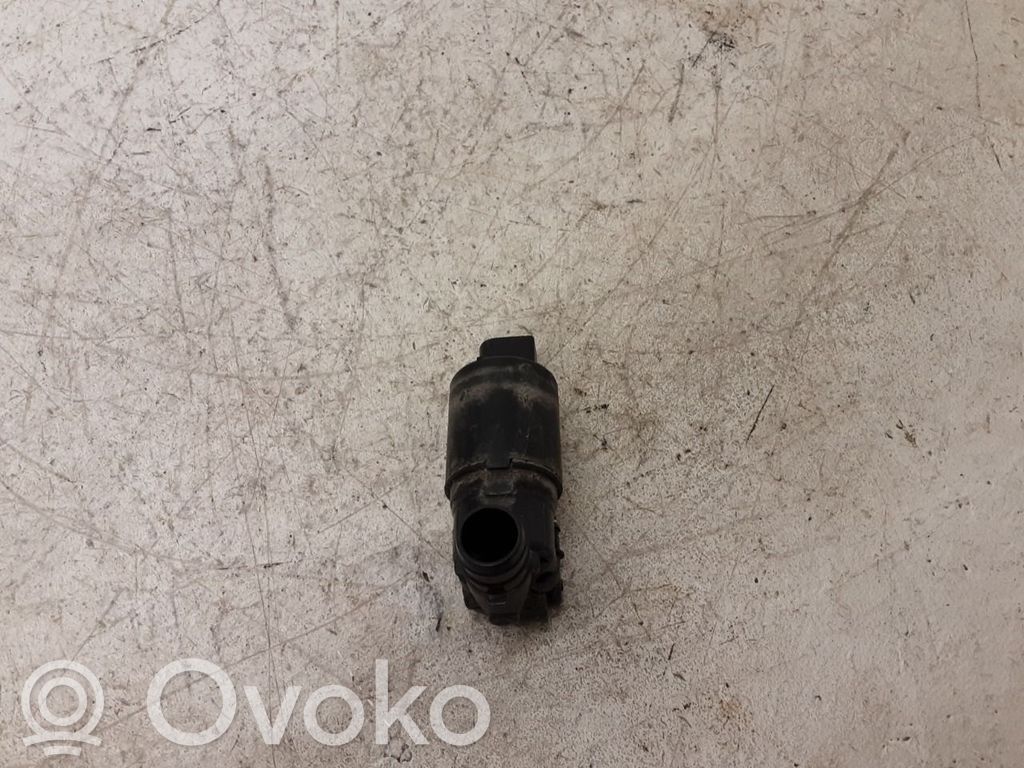 Volvo V60 Windscreen/windshield washer pump 