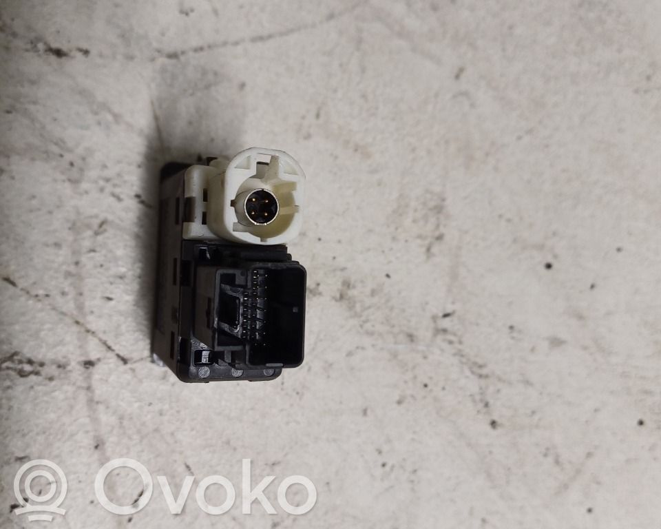 Enchufe conector USB   84109264966,84109264966