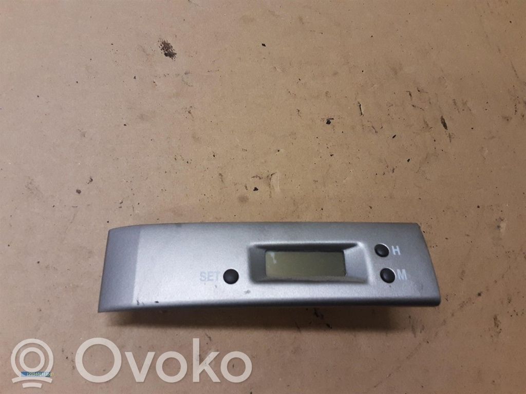 Isuzu D-Max Clock 