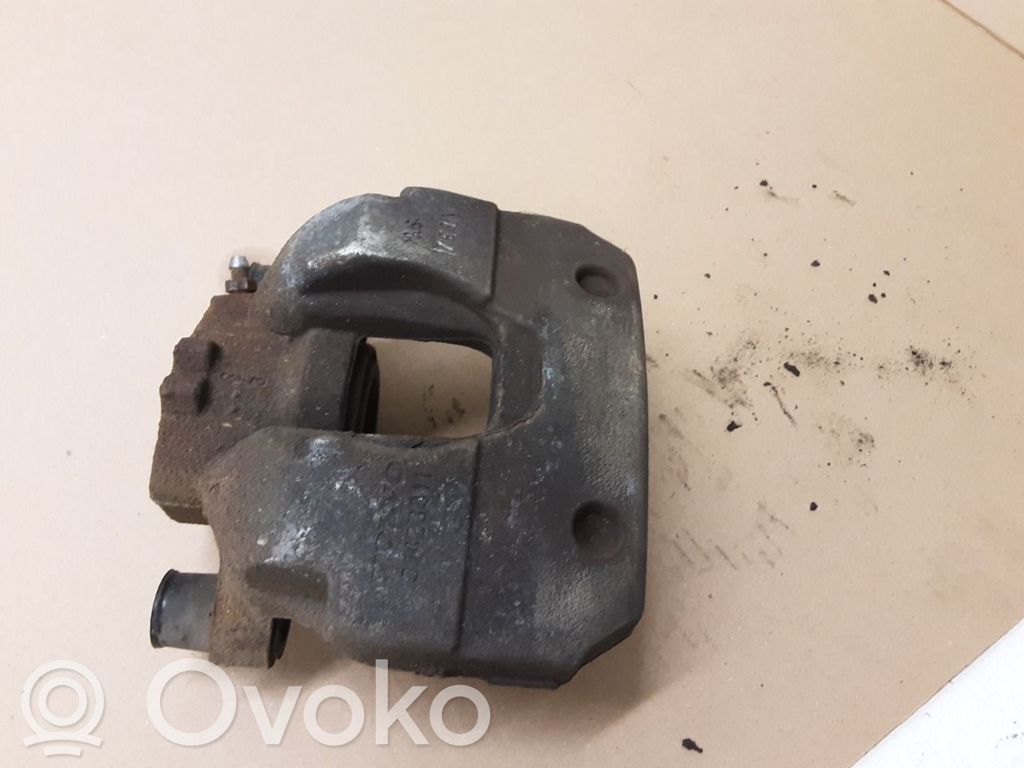 Volvo XC60 Zacisk hamulcowy przedni 