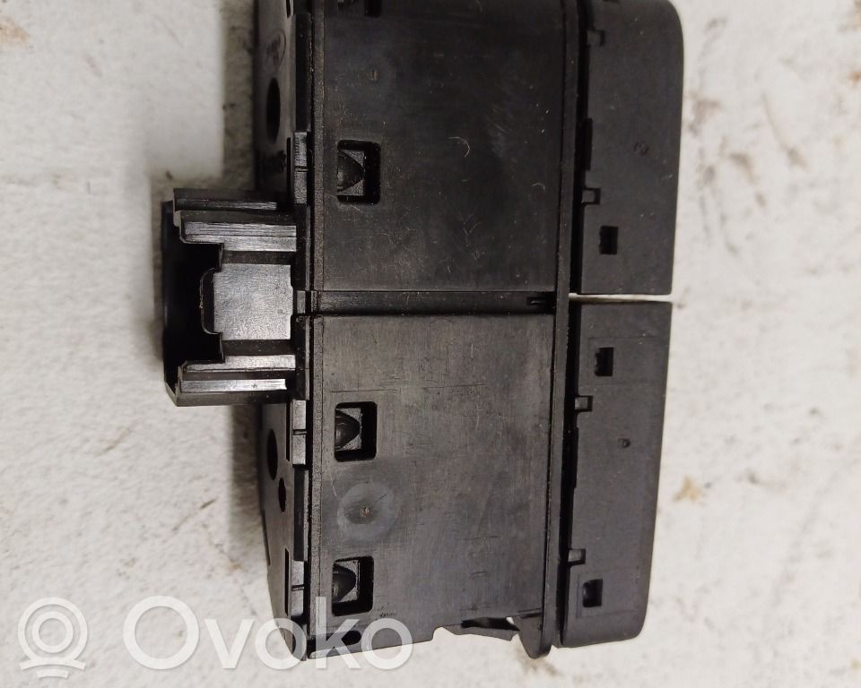 Ford Focus Electric window control switch 