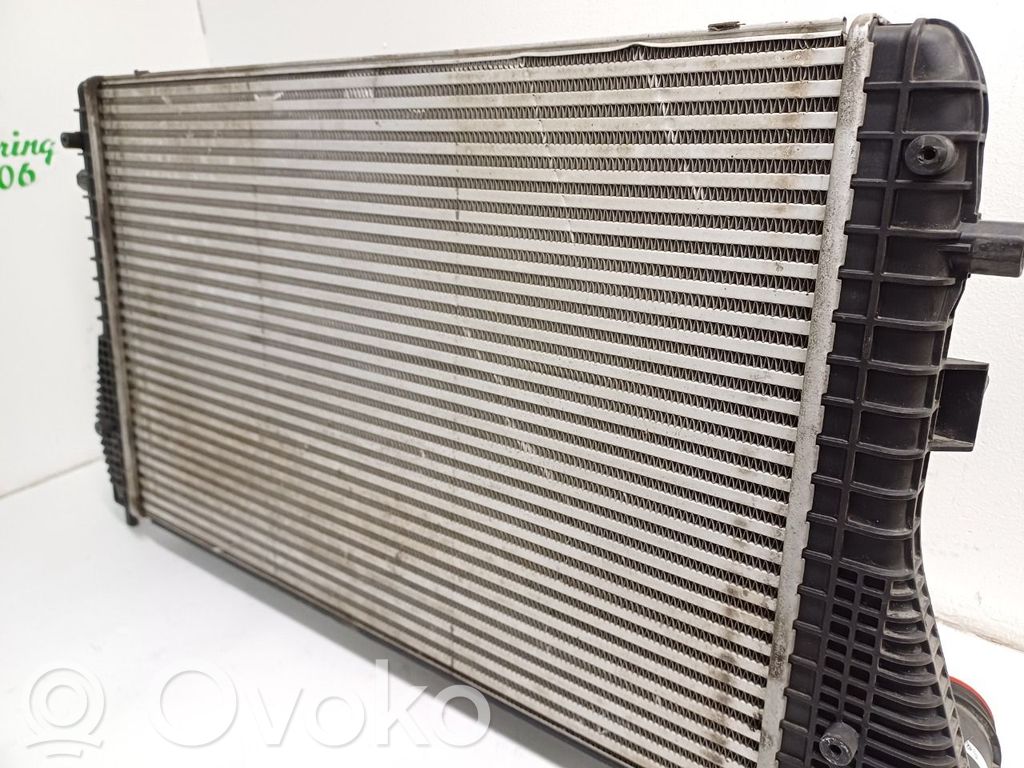 Volkswagen PASSAT B7 Radiatore intercooler 
