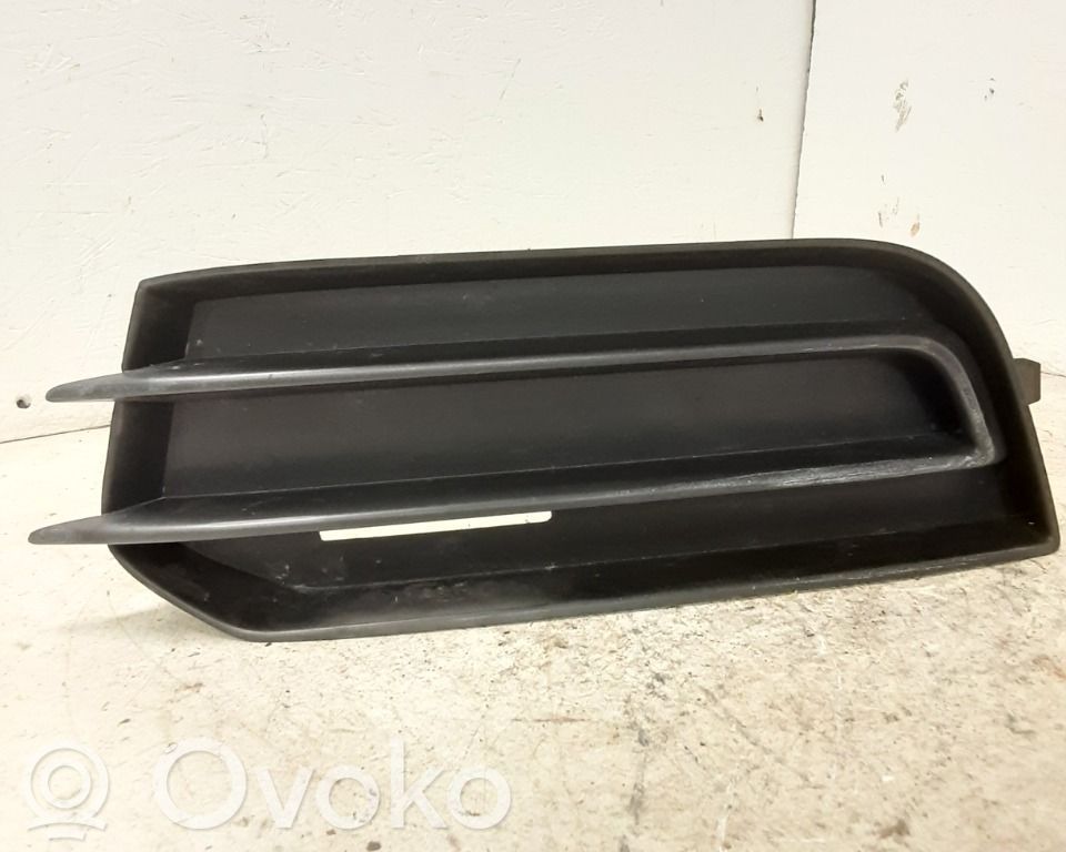 Audi A1 Priešrūkinio žibinto apdaila/ grotelės 